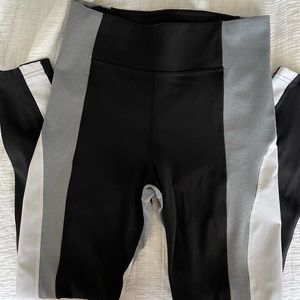 Athleta Crest Colorblock Tight